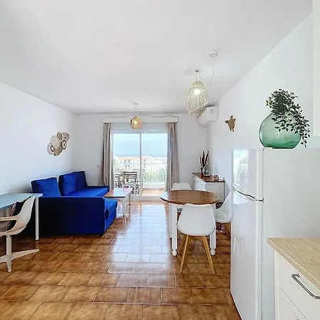 Comodo Apartameno En